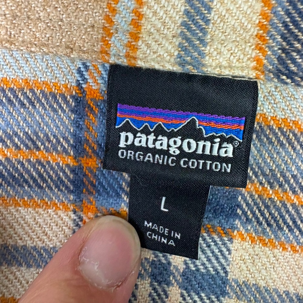 Patagonia Fjord Flannel Shirt Womens Large L Tan Plaid Organic Cotton Button Up - Picture 3 of 8